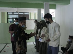 Yayasan Budhi Warman Menyalurkan Zakat Mal Kepada Mustahik Zakat